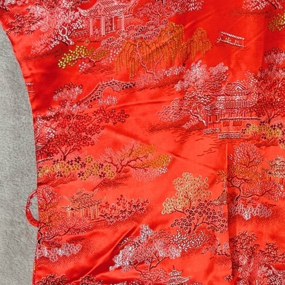 Japanese Traditional Silk Shirt Size Medium Red Tea House Toggle Closures - Picture 5 of 10